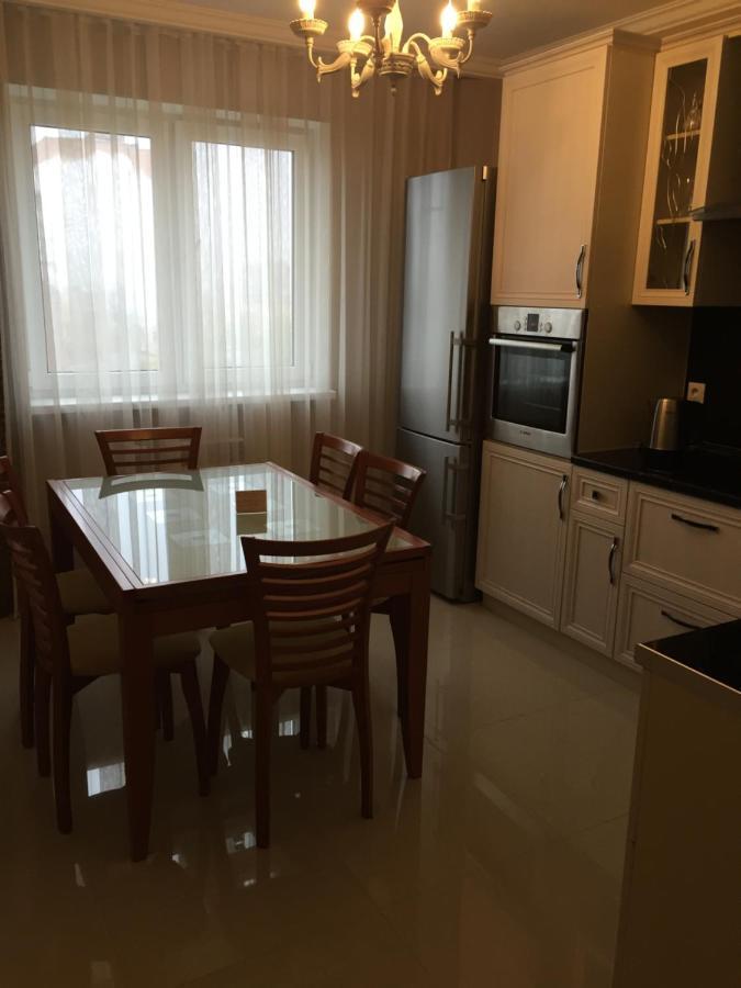 Apartment On Khalturinskiy 206 V/106 로스토브온돈 외부 사진